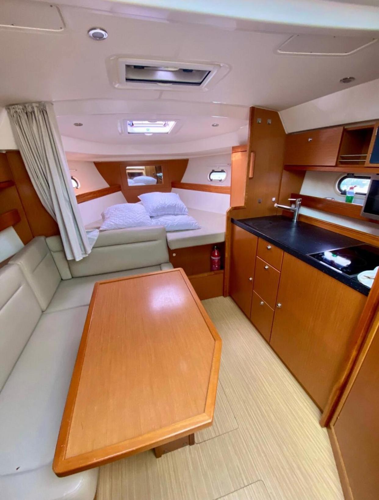 Bateau-hôtel Experience A Bord A Sur Un Bavaria 31 Sport *
