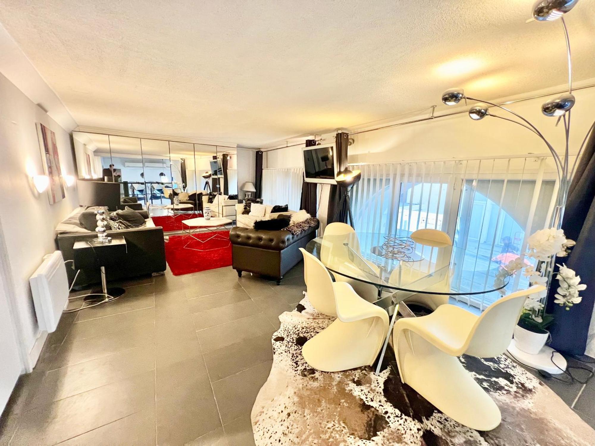 Grand Duplex - Chic & Confort - Vieux-port 2min A Pied - Climatisation - Wifi Gratuit *