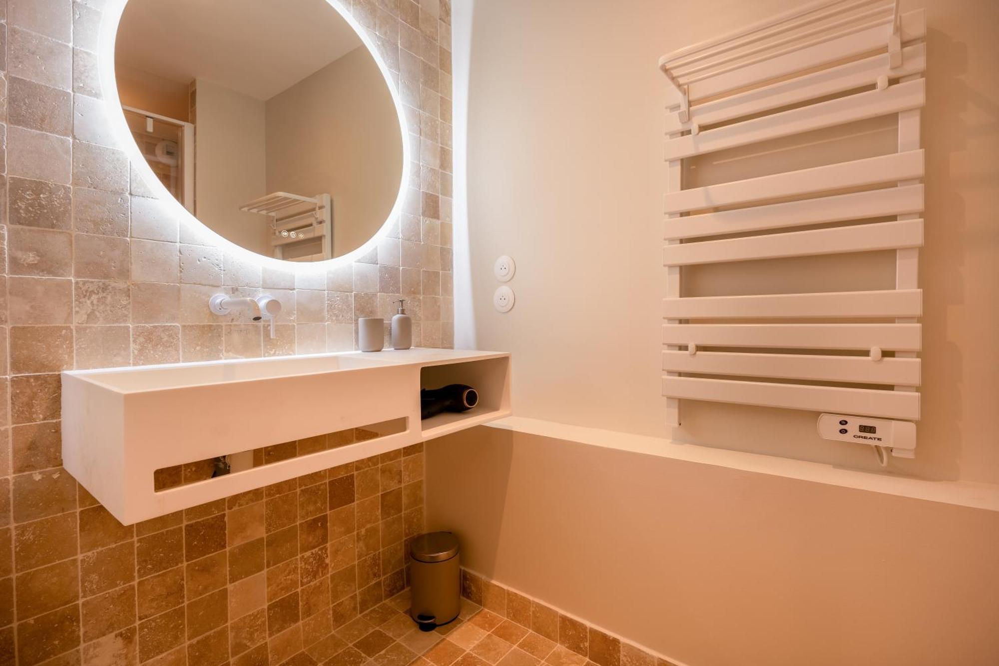 Arboree Hyper Centre Villa