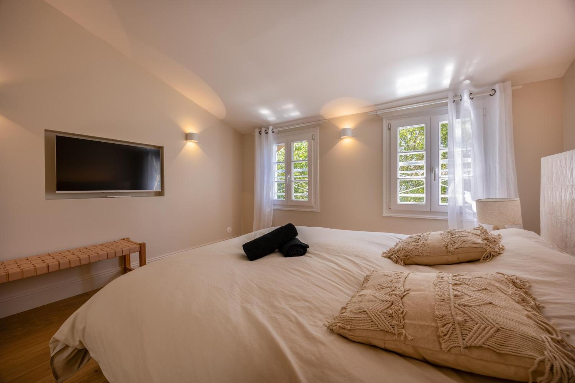 Arboree Hyper Centre Villa
