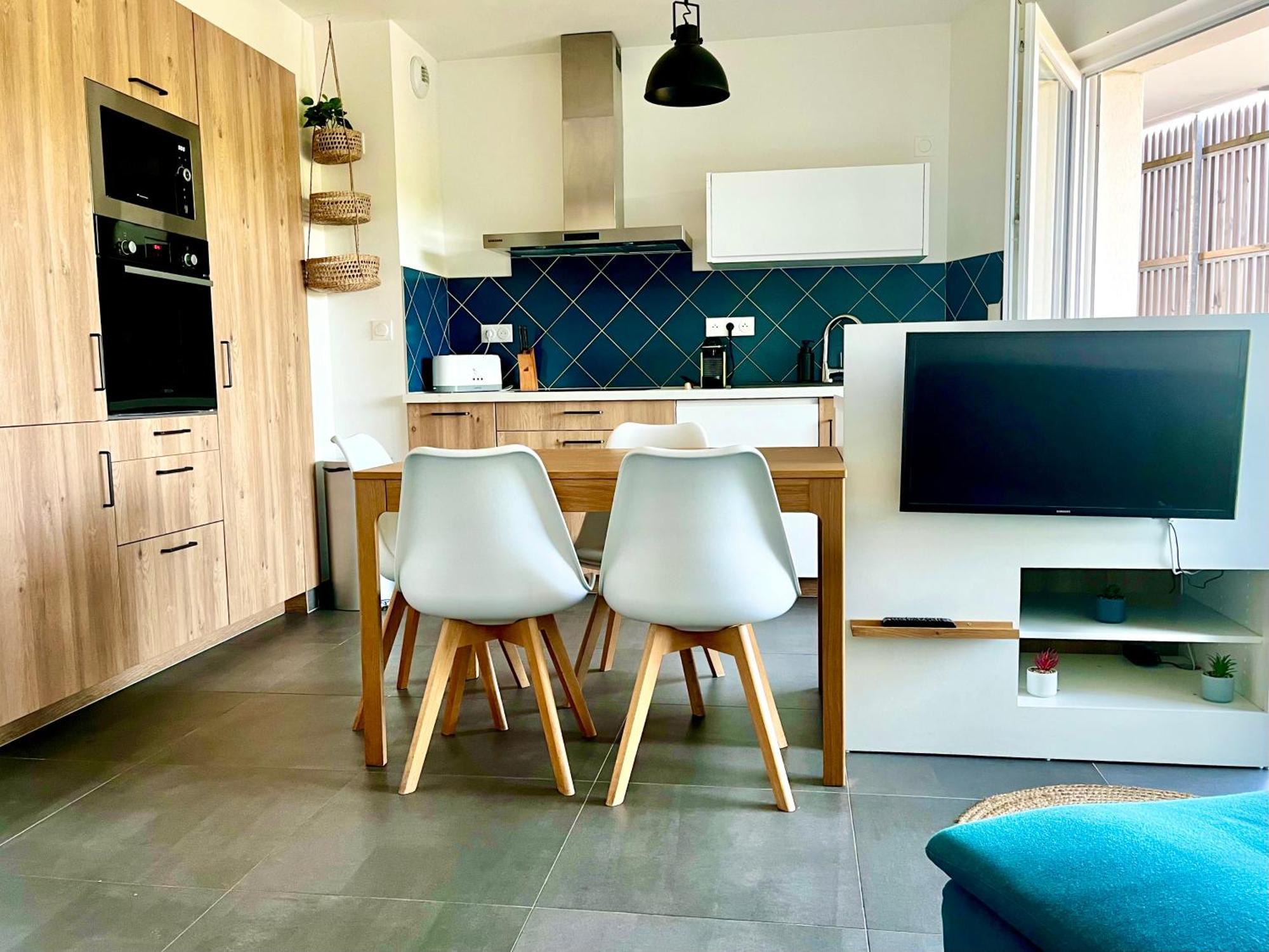 Superbe Exterieur, 2 Chambres, Parking Apartment *