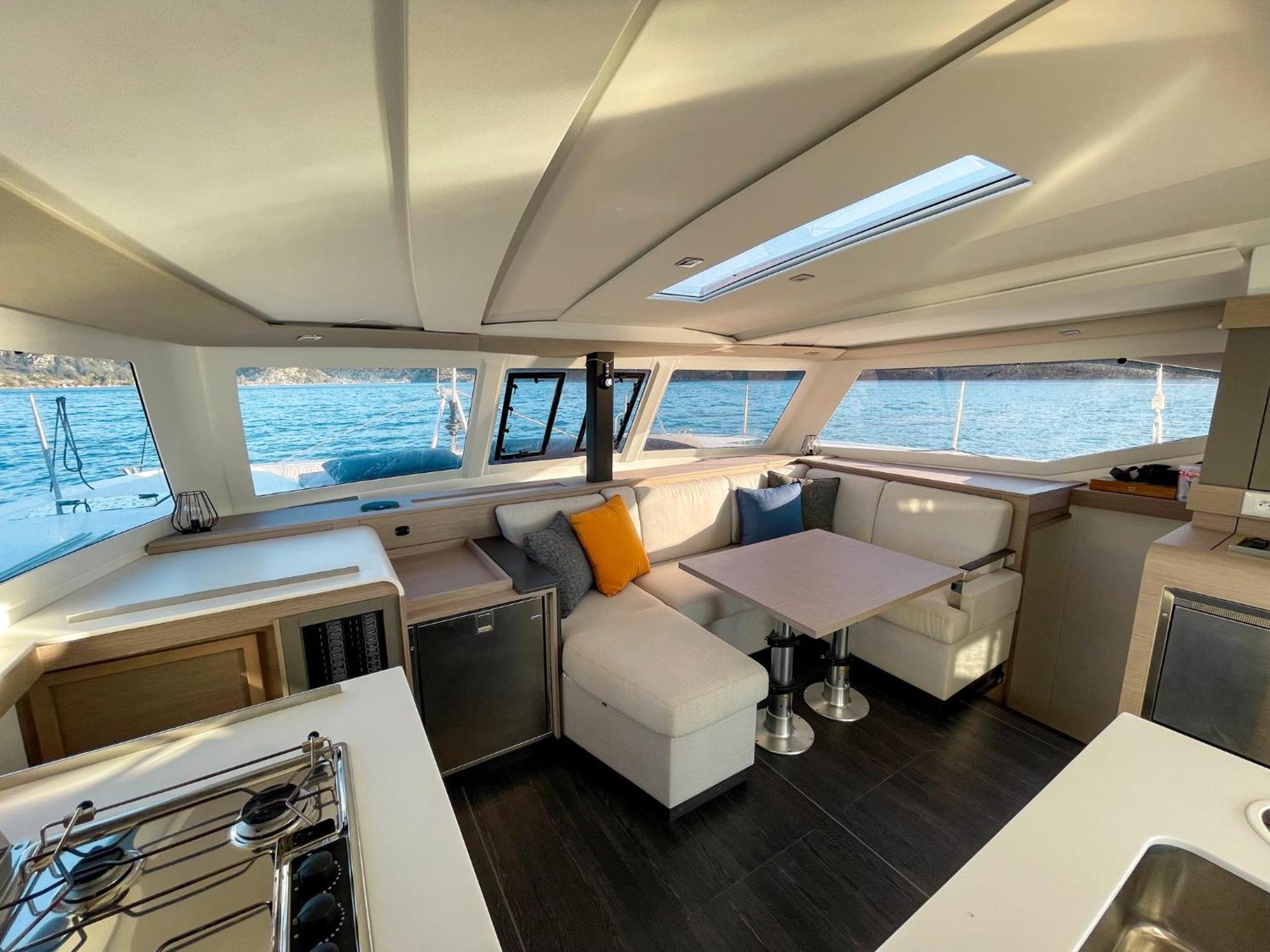 La Rochelle Sur L'eau Botel