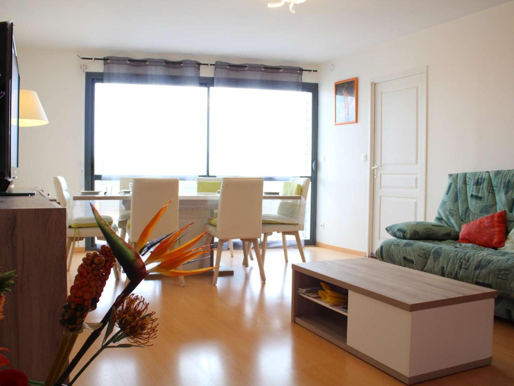 Appartement La Rochelle, 3 Pièces, 5 Personnes - Fr-1-246-553