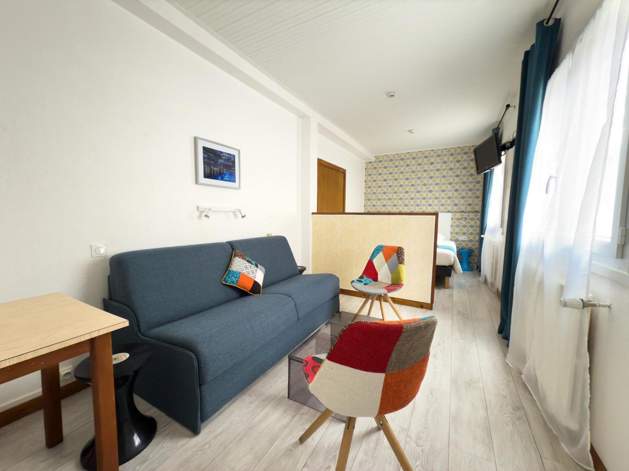 De Paris Hotel 2*