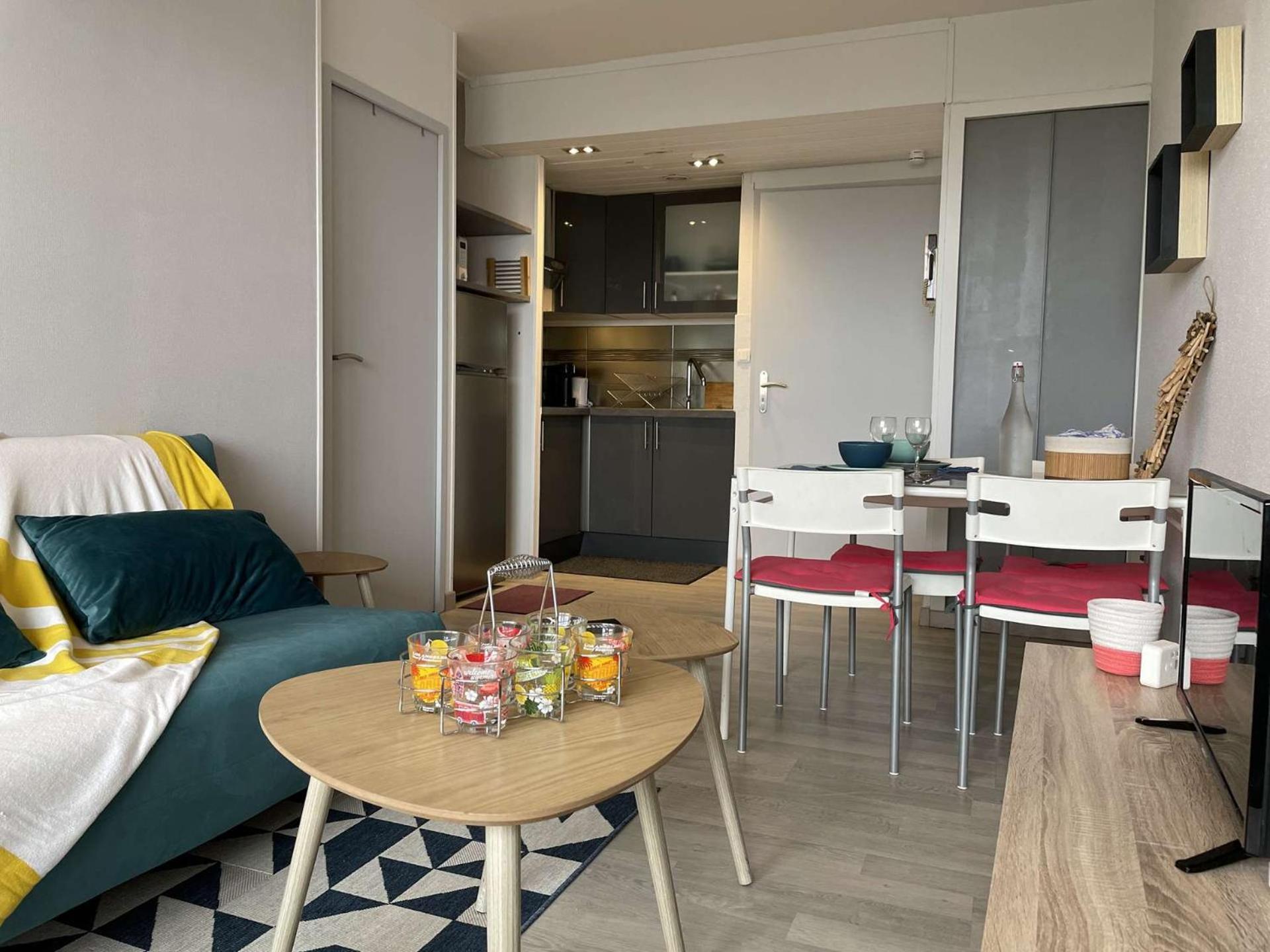 Appt 2 Pieces - Lr090-d122 * La Rochelle (Charente-Maritime)