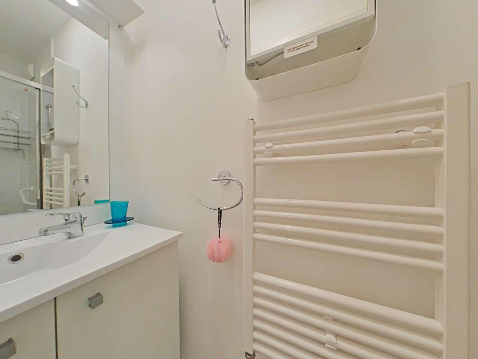 Appartement La Rochelle, 3 Pièces, 6 Personnes - Fr-1-246-111