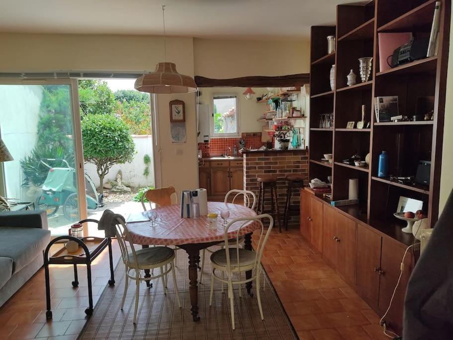 Holiday home La Cour Du Moulin/t3/centre-ville/wi-fi/terrasse La Rochelle (Charente-Maritime)