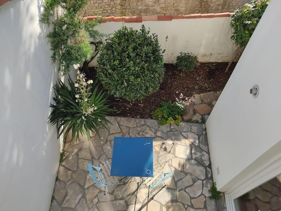 La Cour Du Moulin/t3/centre-ville/wi-fi/terrasse * La Rochelle (Charente-Maritime)