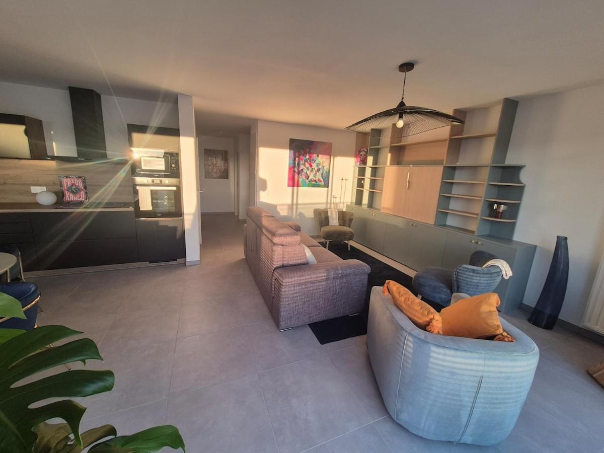 Apartment Frida, Terrasse Exposee Plein Sud, Wifi, Parking Double, La Rochelle (Charente-Maritime)