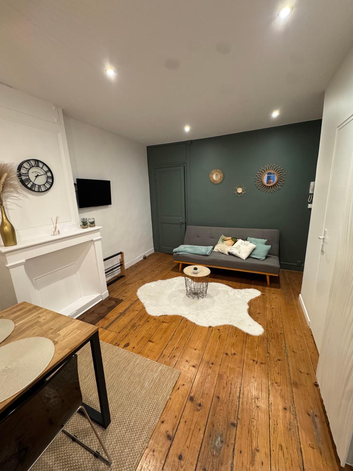 Location La Rochelle * La Rochelle (Charente-Maritime)