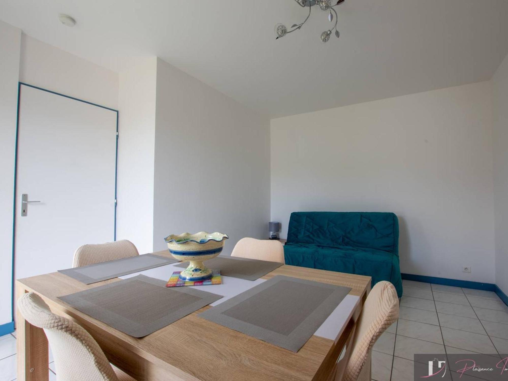 Lumineux Proche Avec Parking Et Wifi - Fr-1-825-44 Appartement *