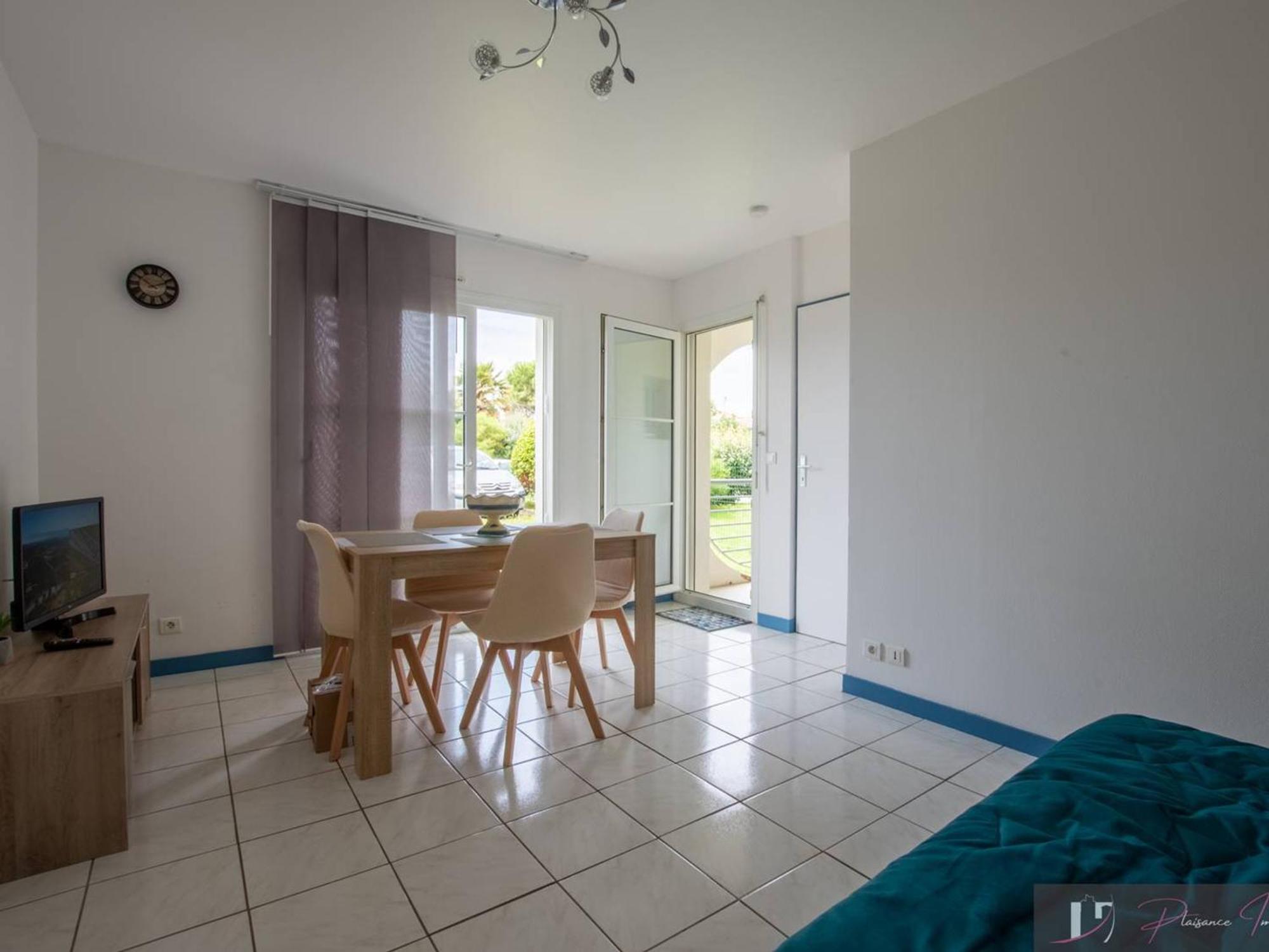 Appartement Lumineux Proche Avec Parking Et Wifi - Fr-1-825-44 La Rochelle (Charente-Maritime)