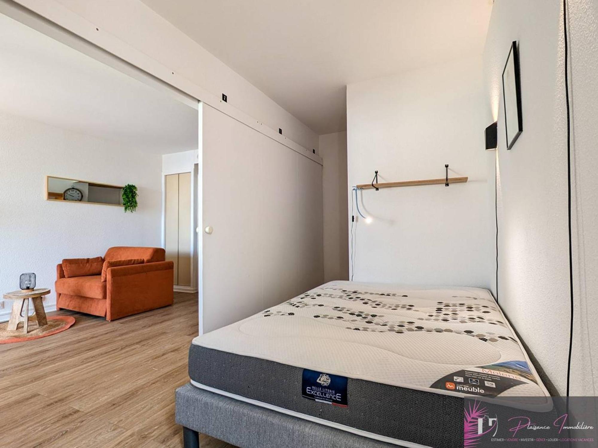 A Avec Piscine Et Parking - Fr-1-825-63 Appartement *