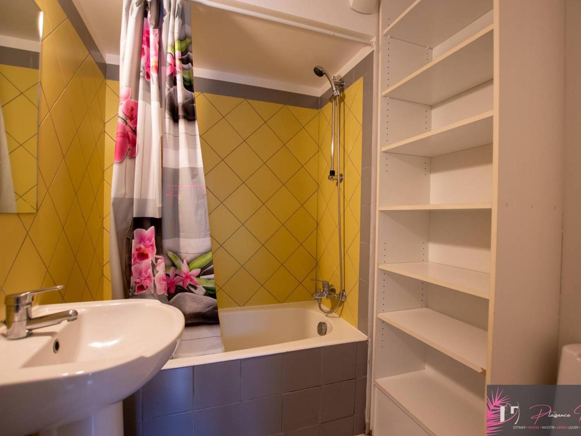 Meuble 4 Pers, Terrasse Et Parking Proche - Fr-1-825-23 Appartement La Rochelle (Charente-Maritime)