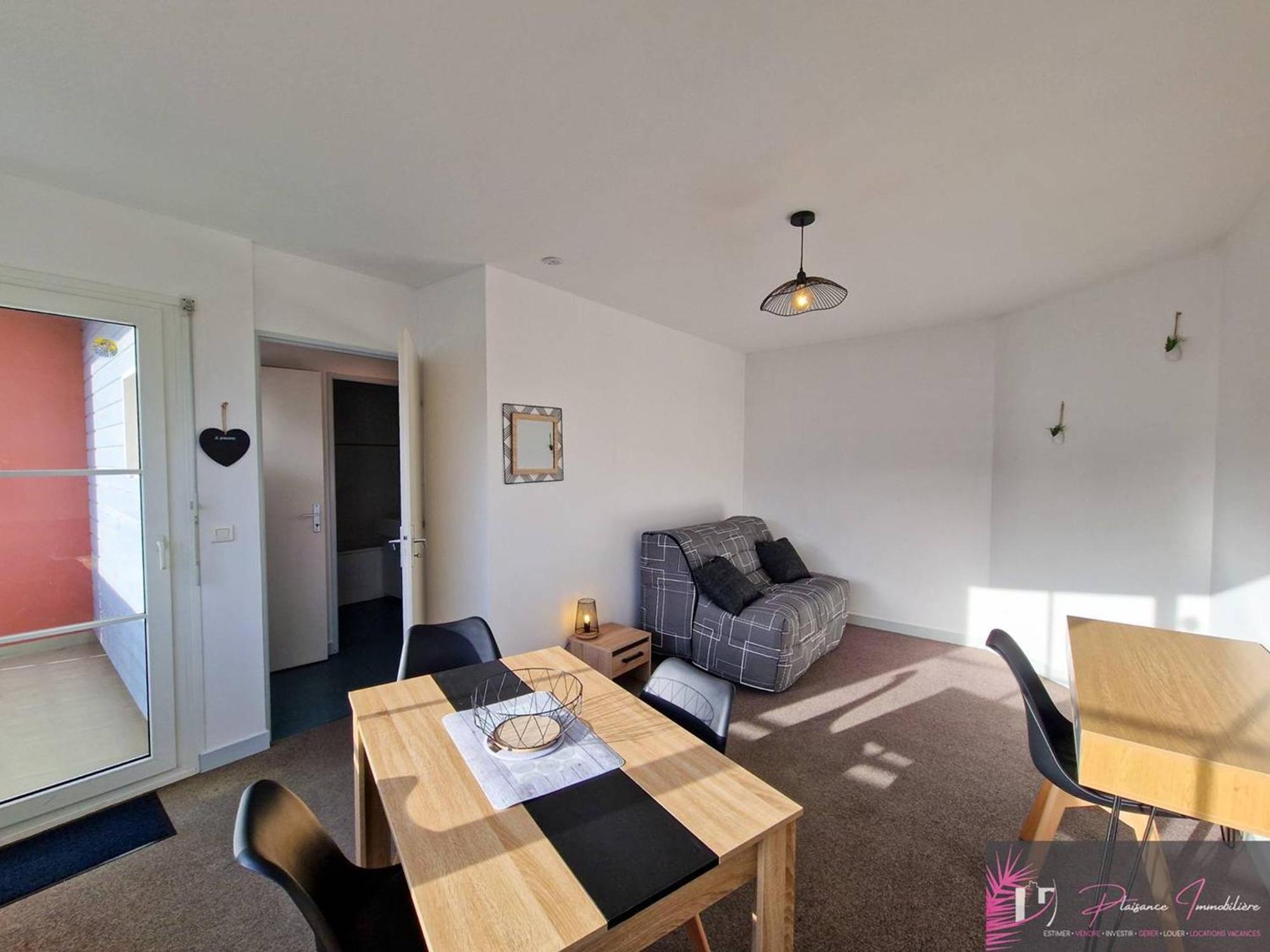 Lumineux Avec Balcon Pres De La Plage, Parking, Wifi - Fr-1-825-51 La Rochelle (Charente-Maritime)