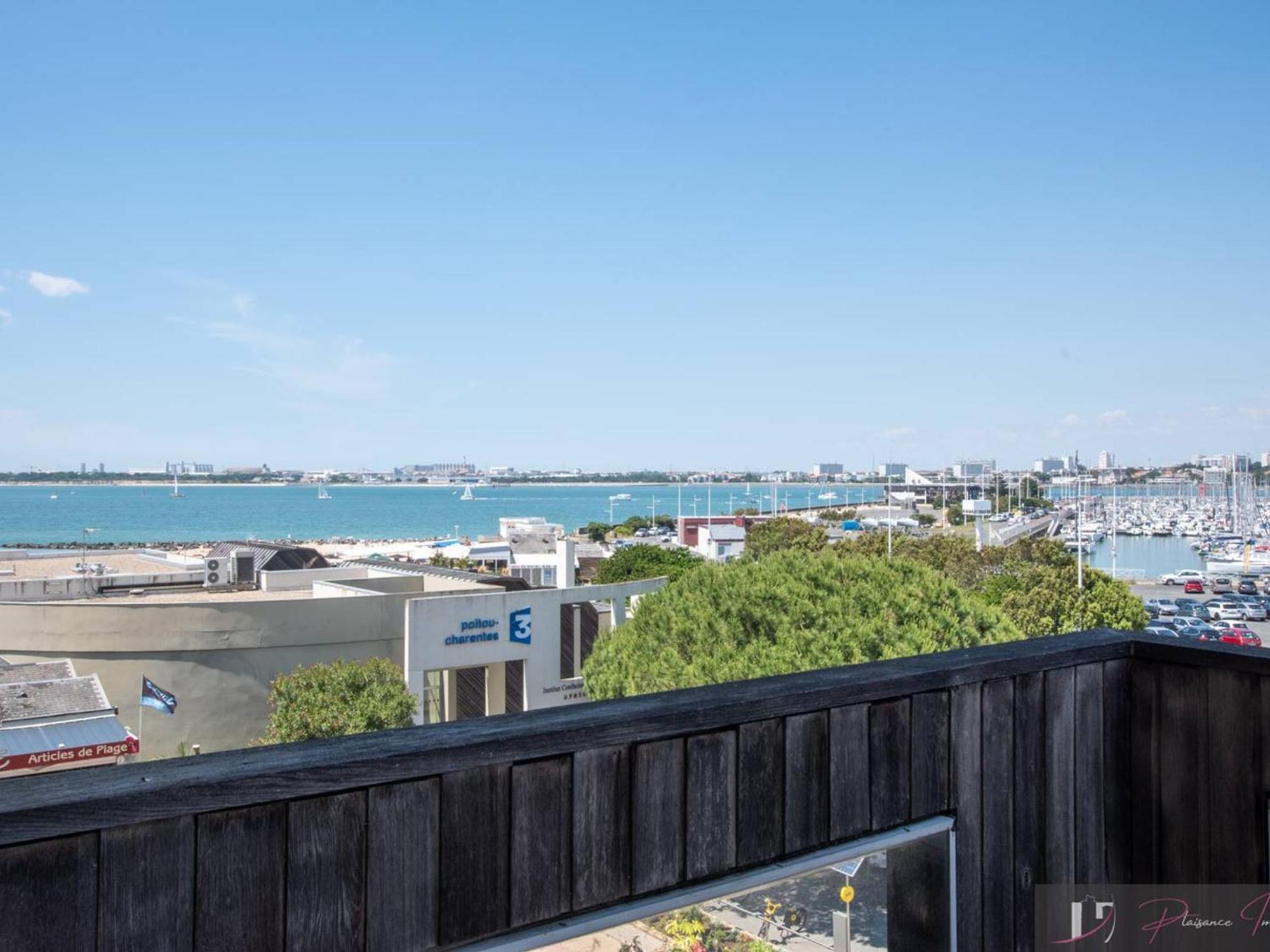 T2 Meuble Avec Terrasse, Parking, Proche - Fr-1-825-48 *