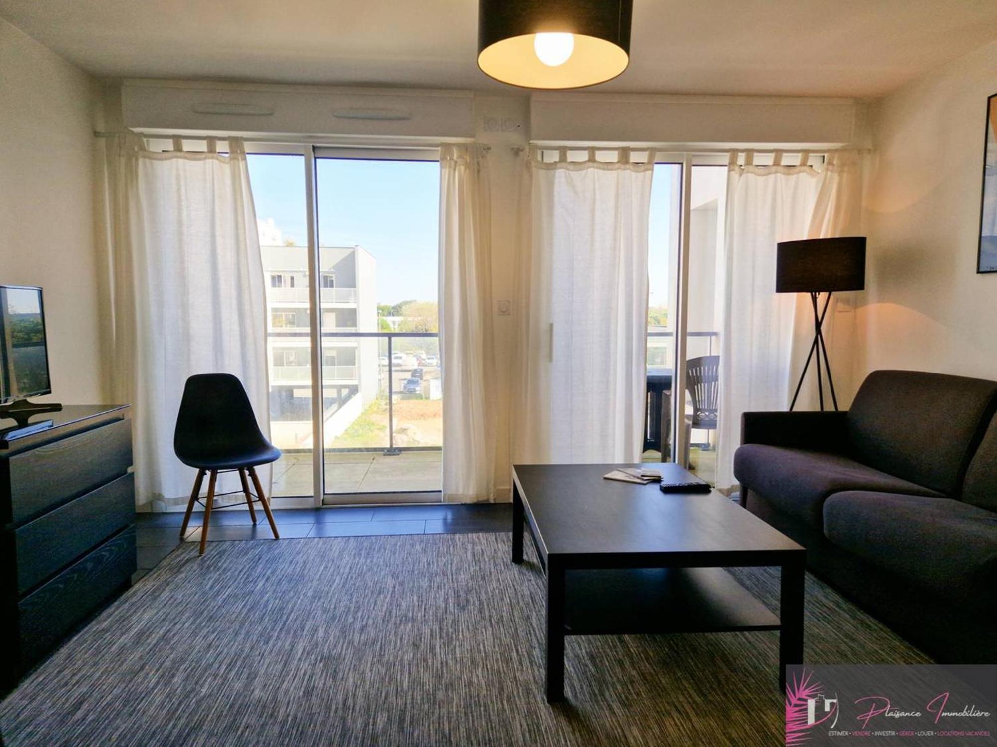 Appartement Meuble Avec Wifi A - Fr-1-825-37 La Rochelle (Charente-Maritime)