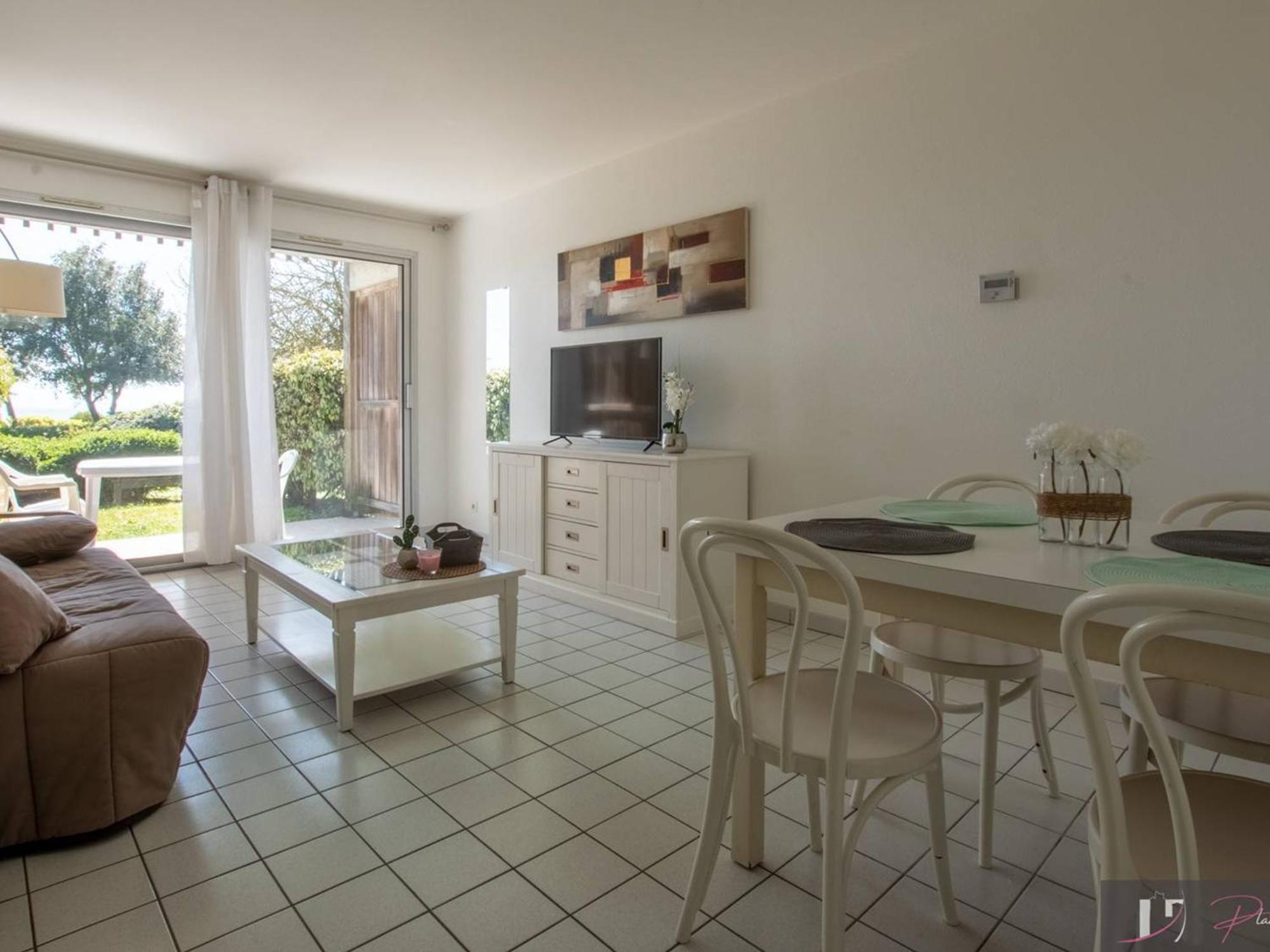 Meuble 4 Pers - Terrasse & Parking A - Fr-1-825-30 * La Rochelle (Charente-Maritime)