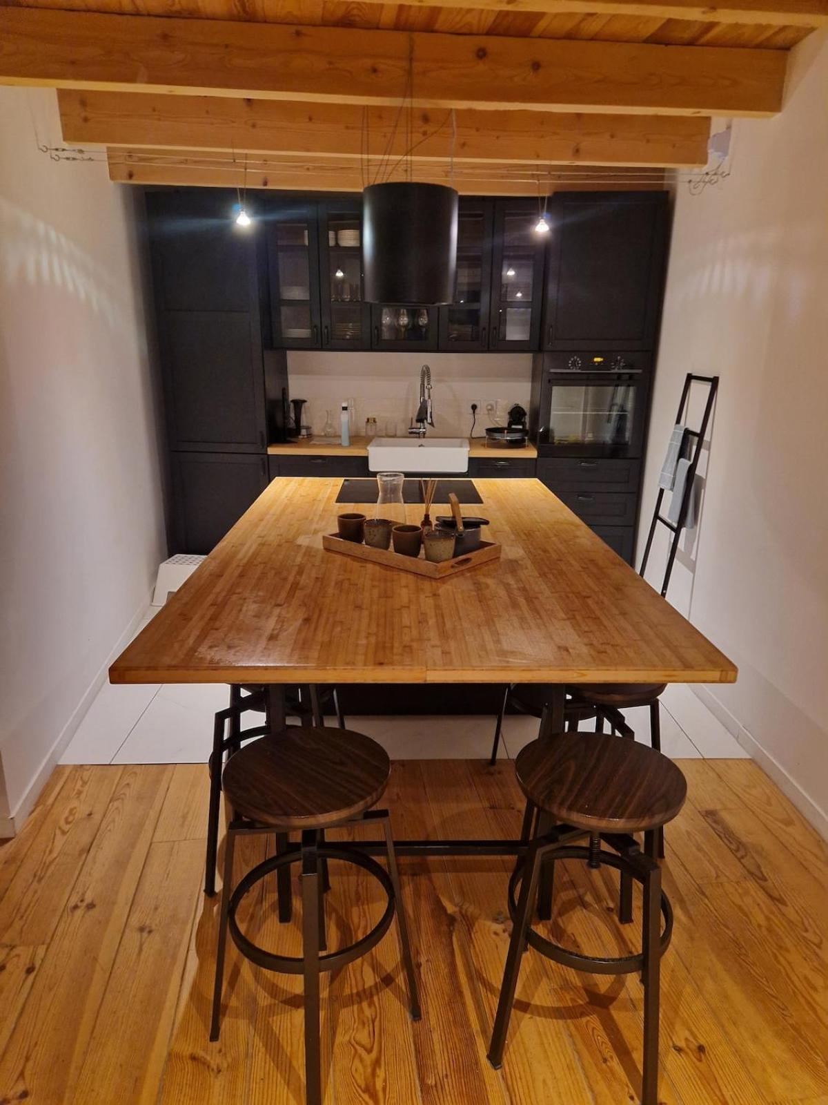 Maison Jade, Wifi, Terrasse, Barbecue, 10 Couchages *