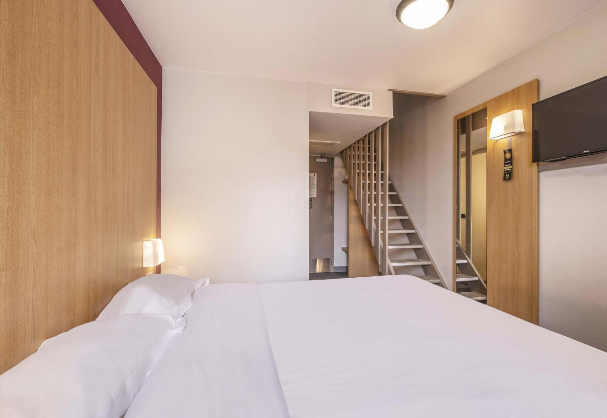 La Rochelle Centre Hotel 2*