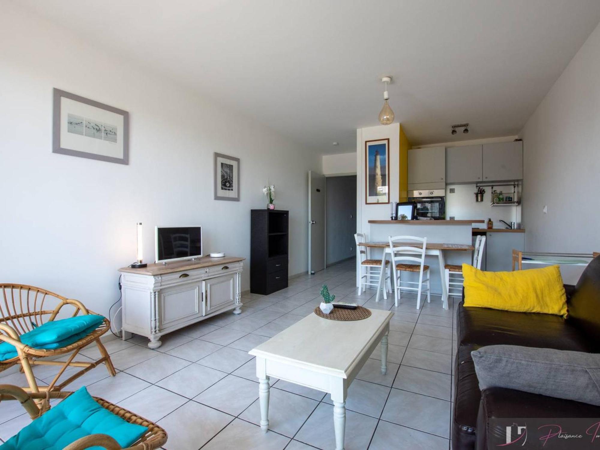 Appartement T2 Balcon Sud A 50m De La - Fr-1-825-38