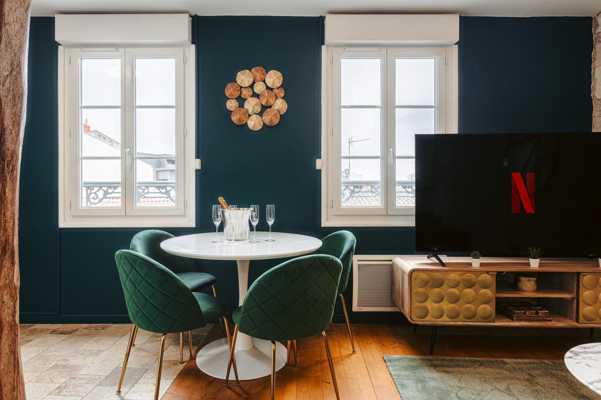 Gatsby - Elegant, Central, Fibre, Tv 4k, Netflix, Literie Confortable Appartement *