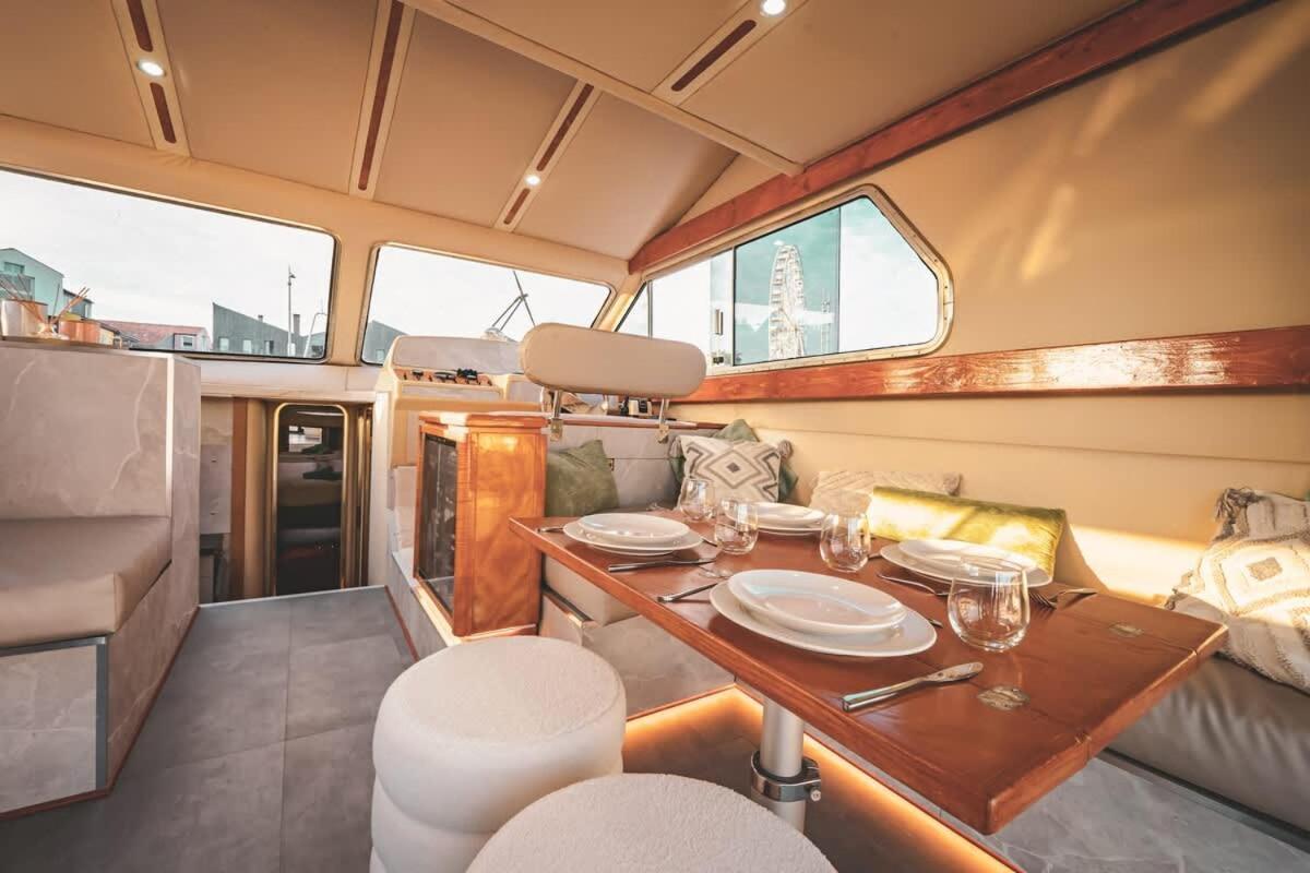 Yacht La Rochelle, 5 Pers, 2 Sdb Bateau-hôtel