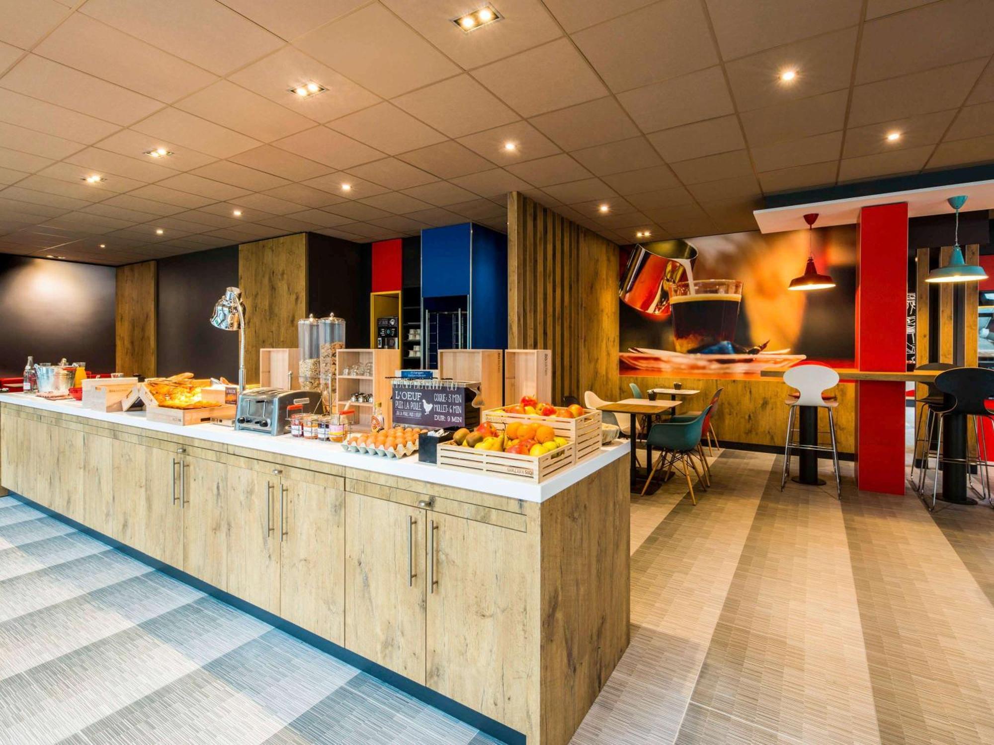 Ibis La Rochelle Vieux Port Hotel