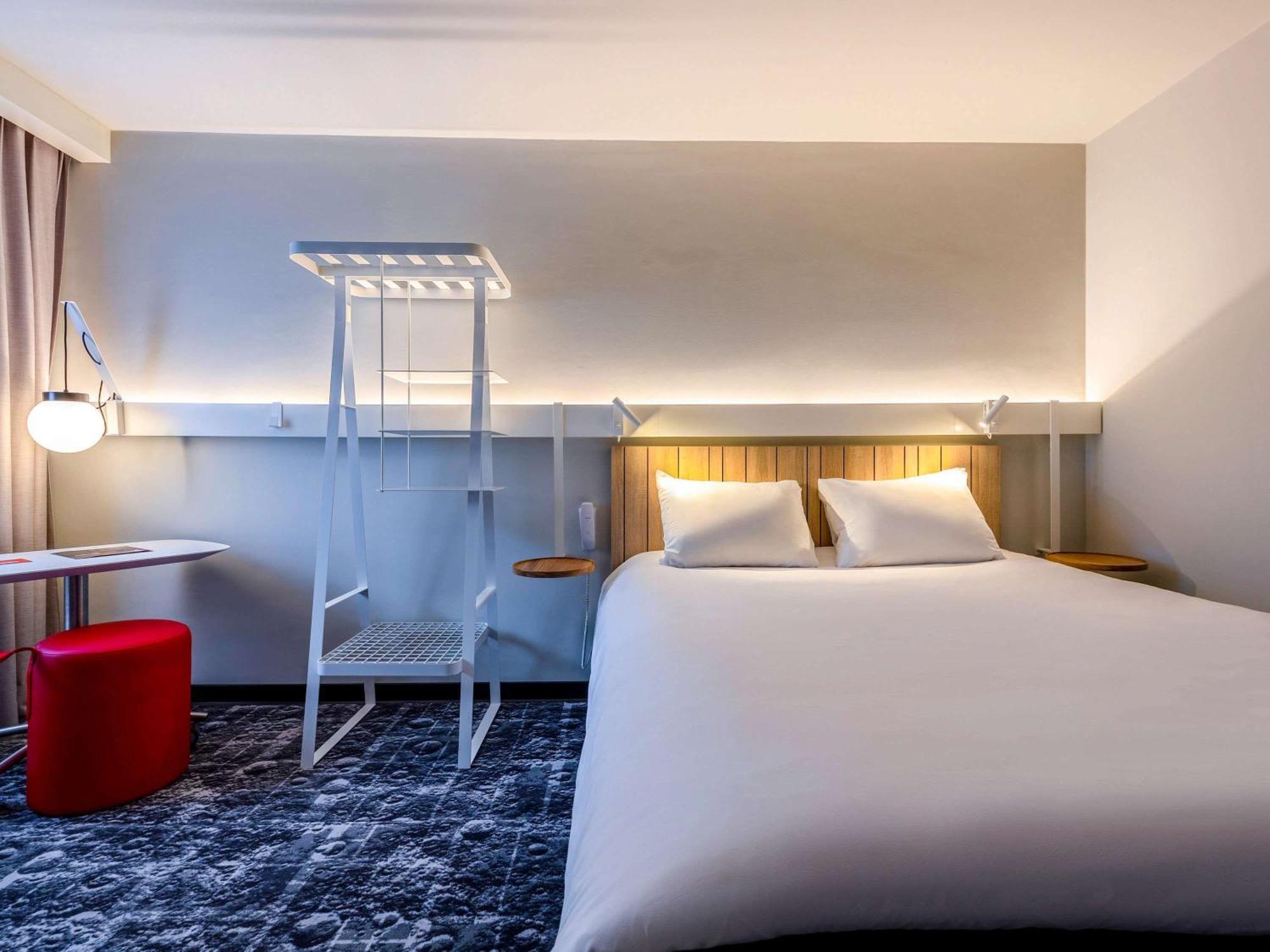 Hotel Ibis La Rochelle Centre Historique 3*