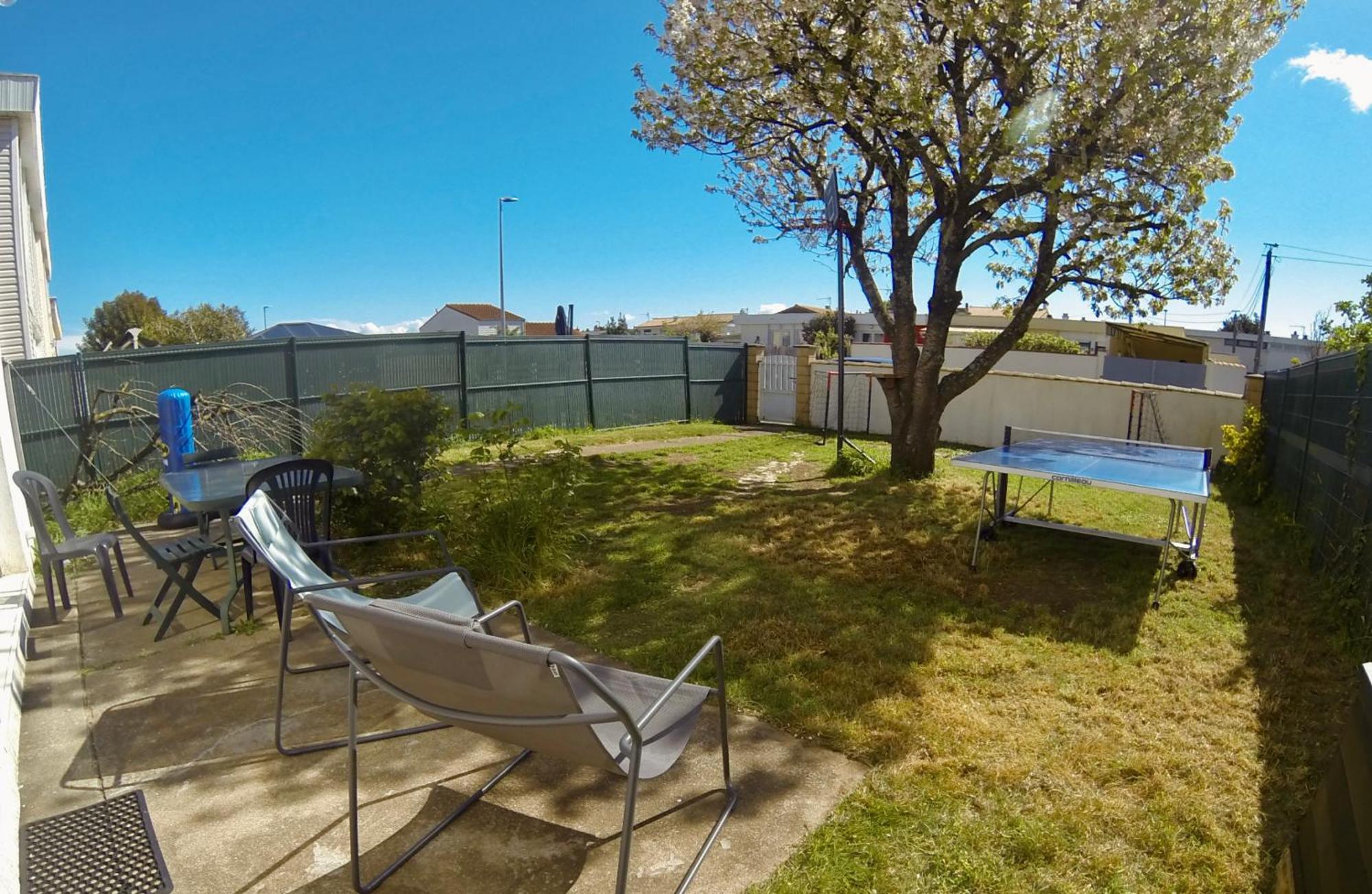 Plein Sud Sur Jardin A Proximite Du Pont De L'ile De Re Séjour chez l'habitant