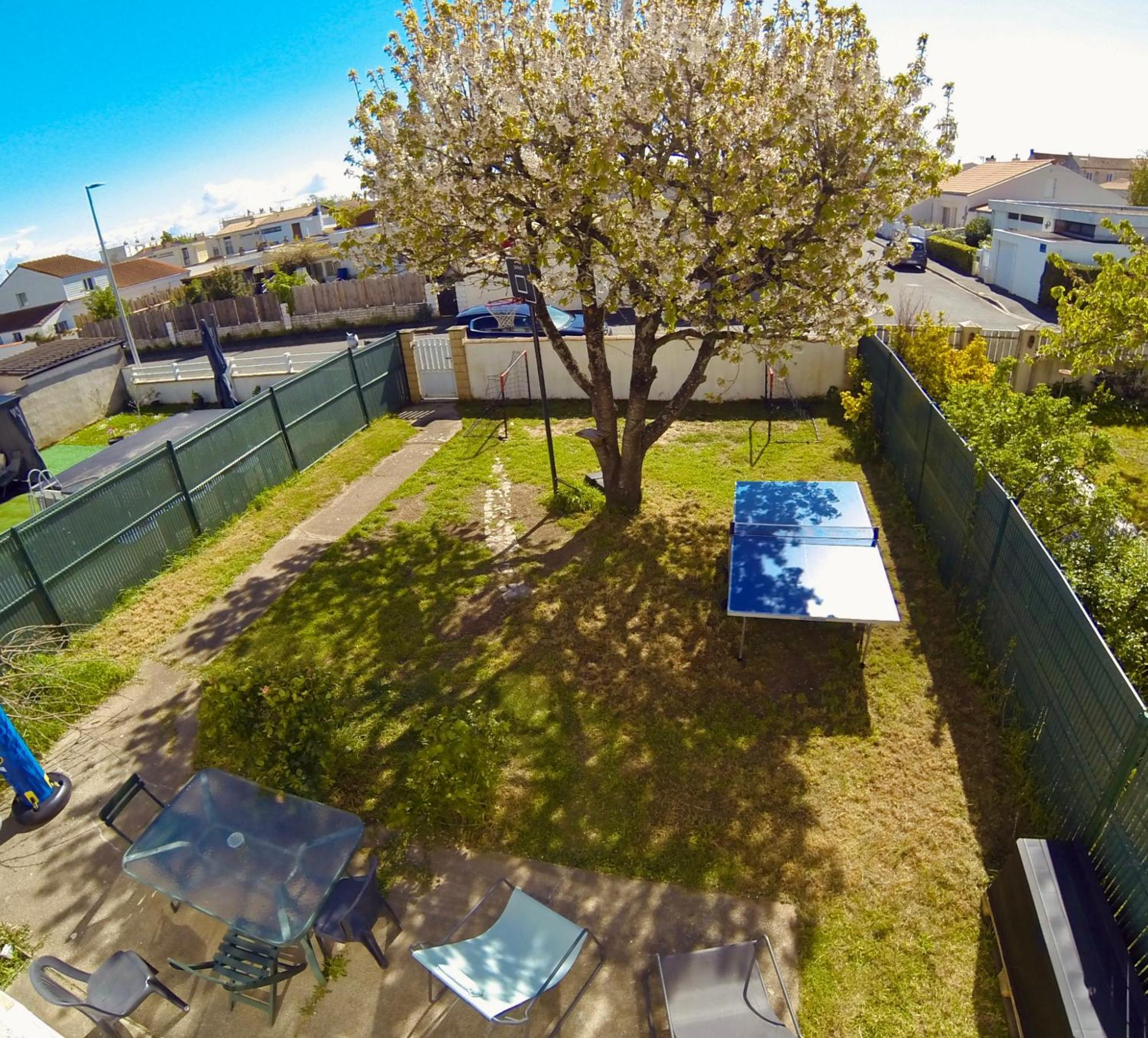 Plein Sud Sur Jardin A Proximite Du Pont De L'ile De Re Séjour chez l'habitant *