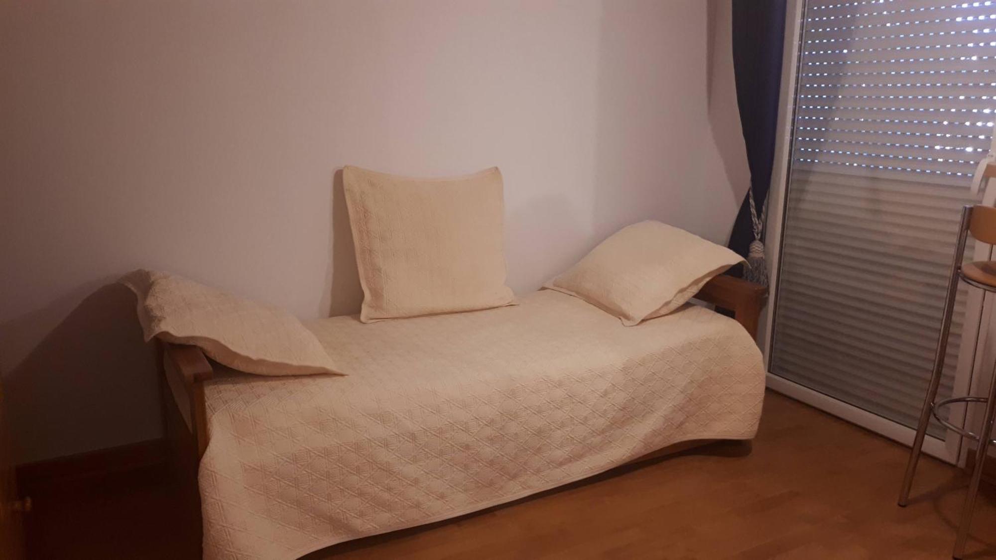 Joli Studio Meublé + Parking En Sous Sol