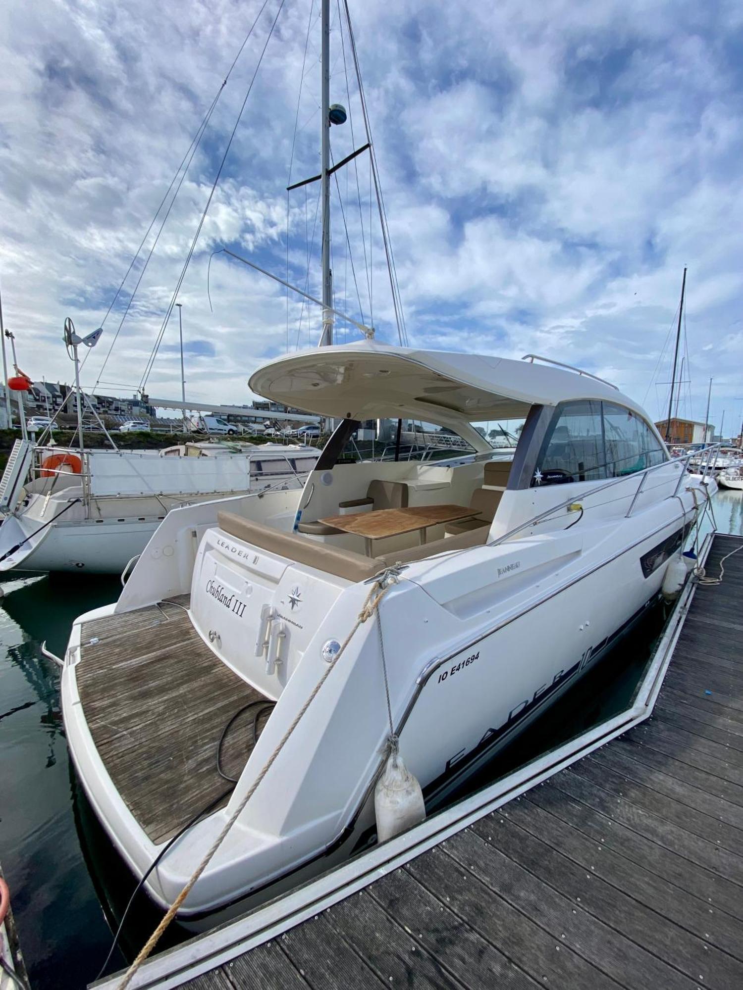 Boat Paradise - Leader 10 Botel *