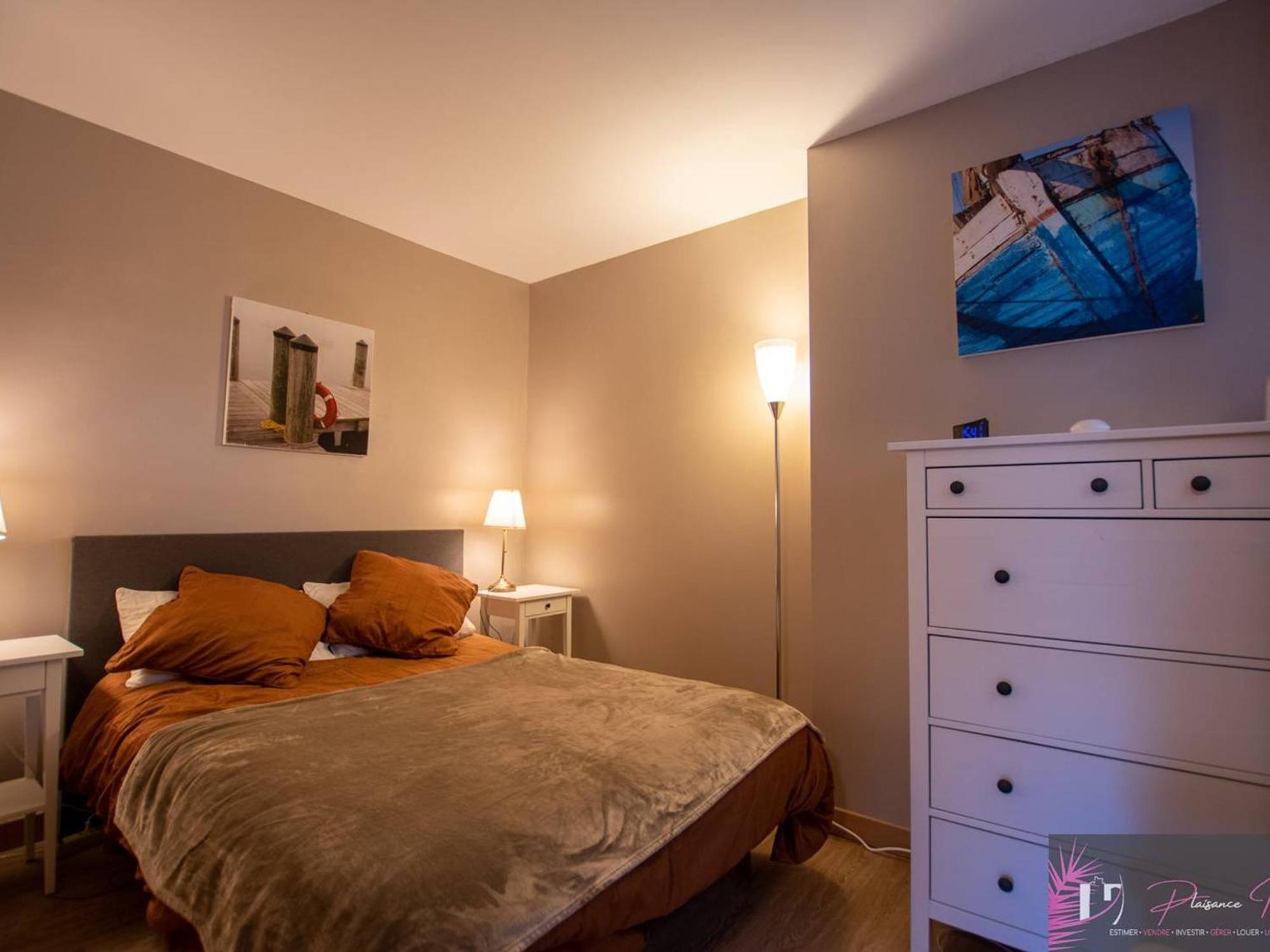 T2 Meuble Avec Balcon Et Parking Proche - Fr-1-825-53 Appartement *