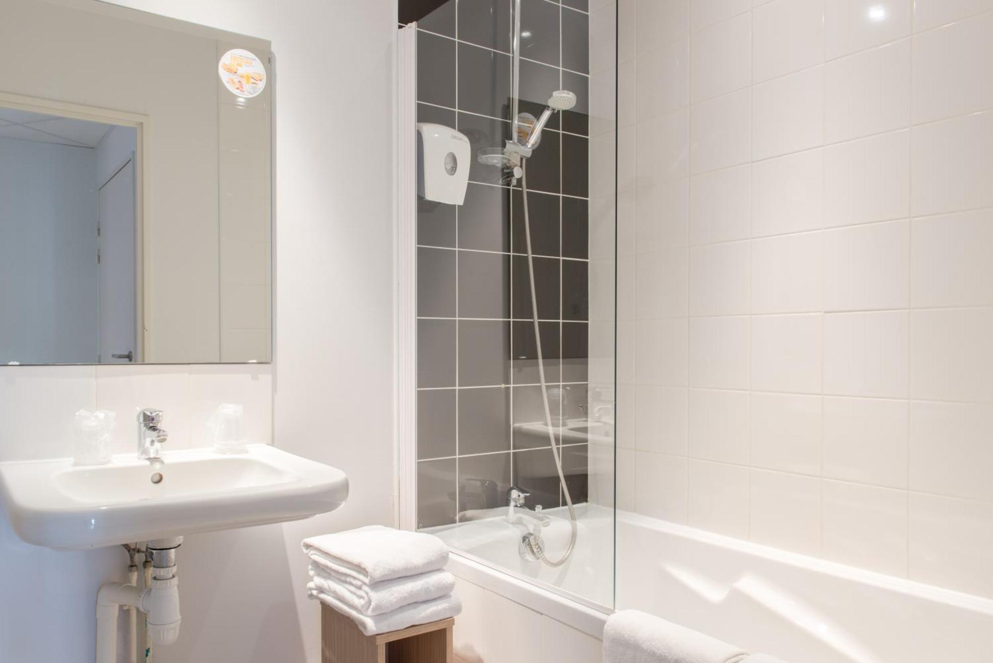 Eco La Rochelle Centre Les Minimes Hotel