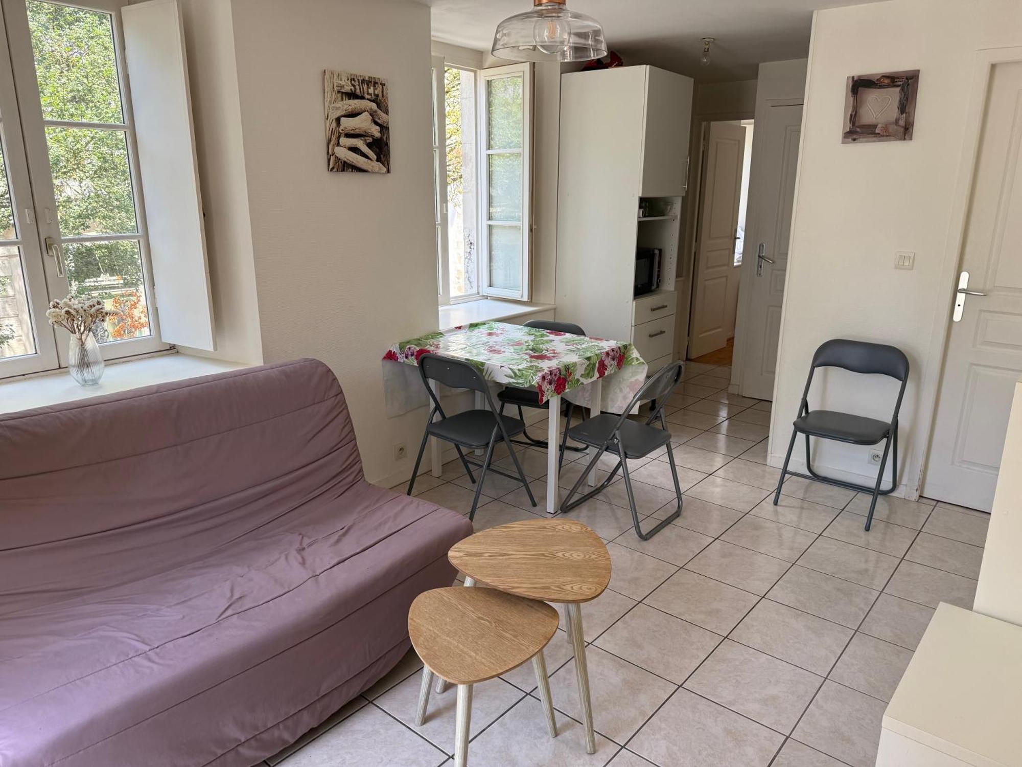 Appartement Bel T2 Lumineux Avec Terrasse Hyper Centre.