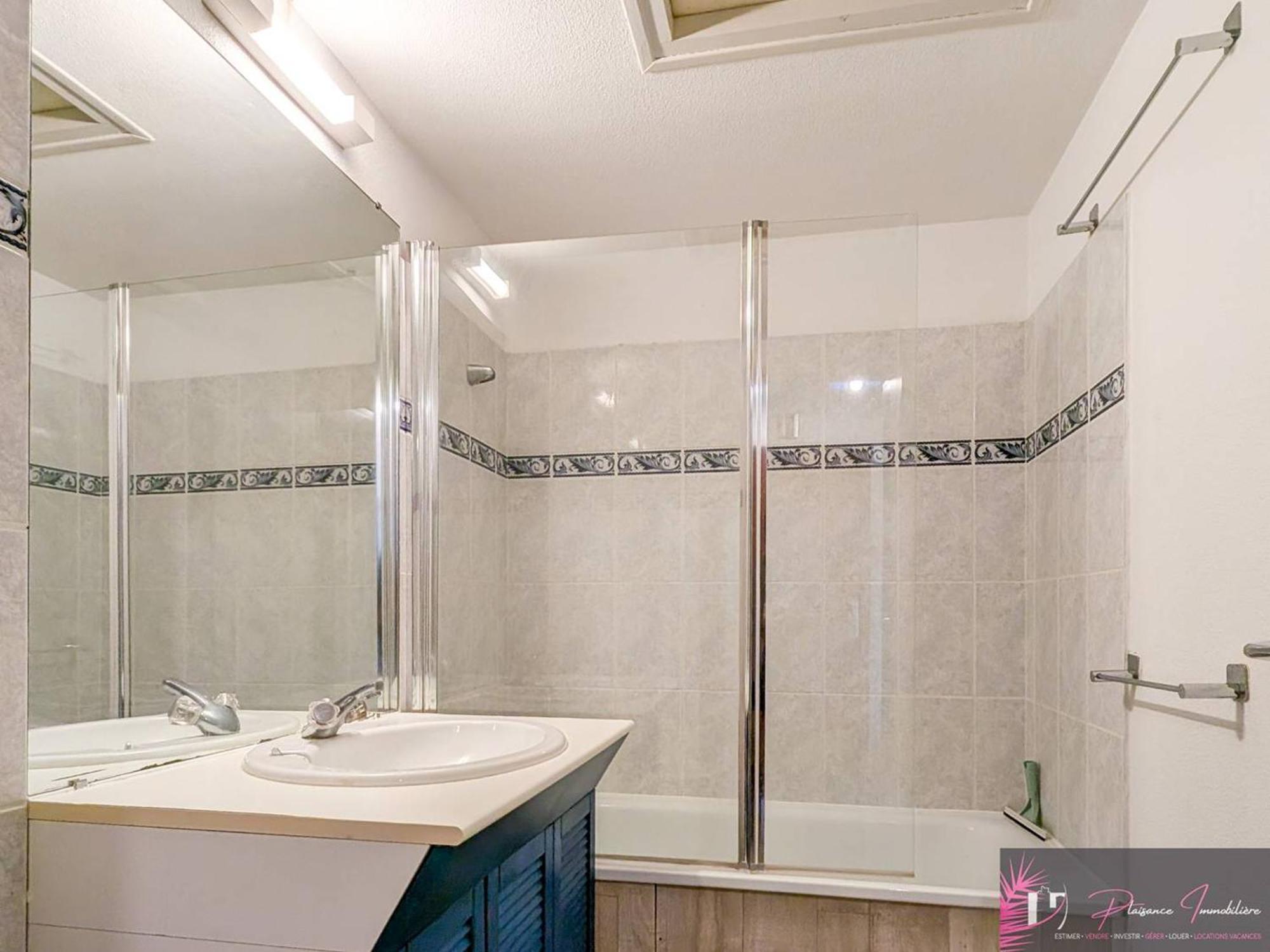 Appartement Confortable A Avec Balcon - Fr-1-825-68 La Rochelle (Charente-Maritime)