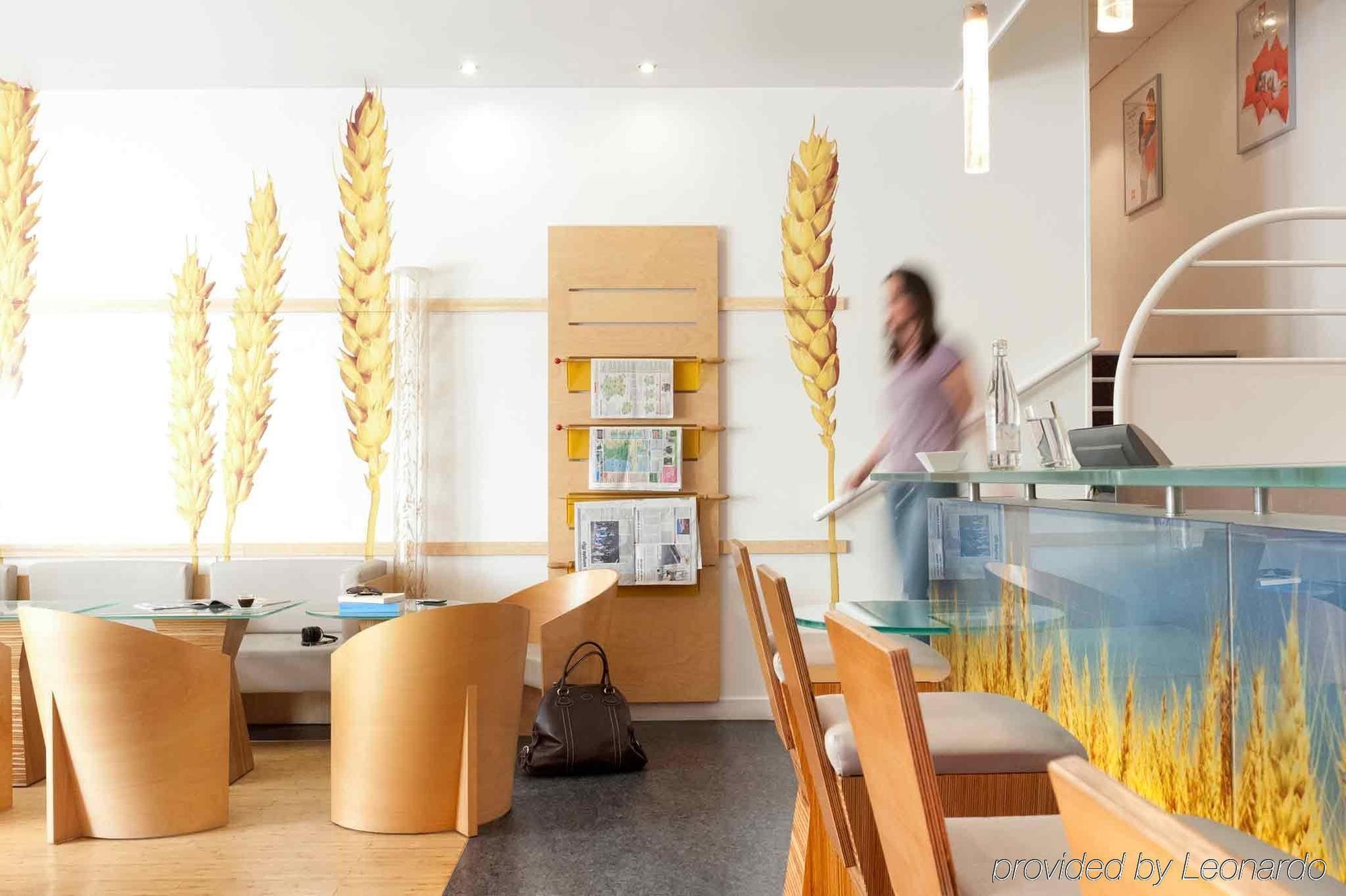 Ibis La Rochelle Centre Historique Hotel 3*