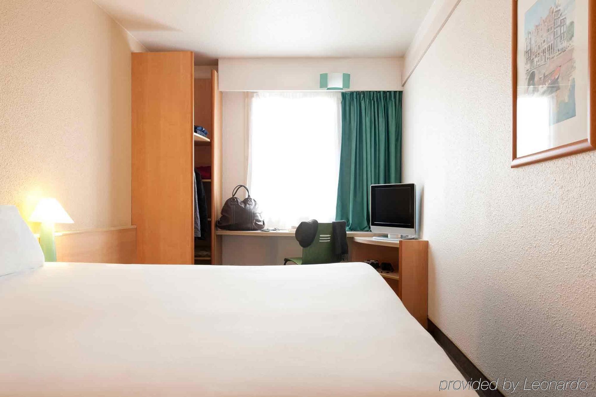 Ibis La Rochelle Centre Historique Hotel 3*
