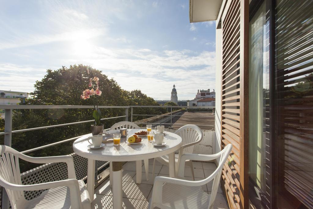 Hotel Les Gens De La Rochelle By Popinns** 2*