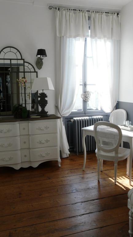 Vue Sur Cour Couette-café La Rochelle (Charente-Maritime)