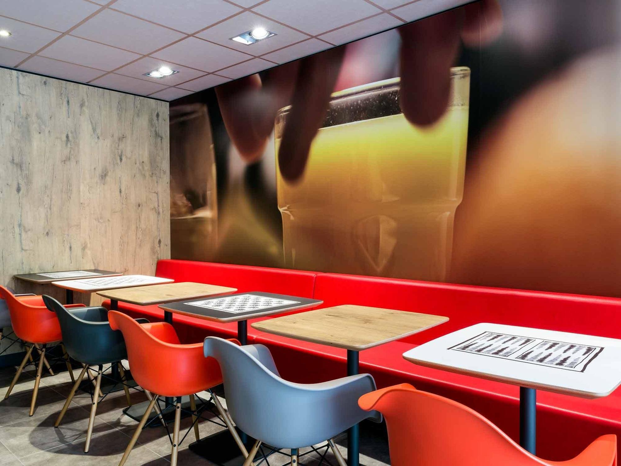 Hotel Ibis La Rochelle Centre Historique 3*