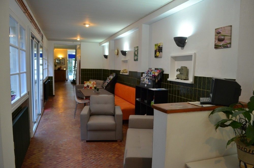 Hotel De Paris 2*