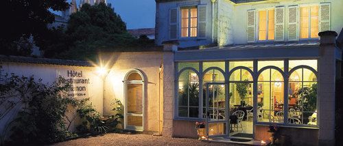 Trianon Et De La Plage 2*