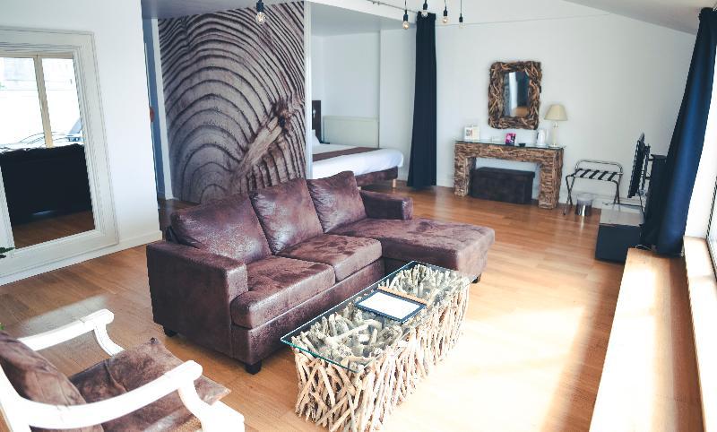 Maisons Du Monde Hôtel&suites - La Rochelle Vieux Port 4*