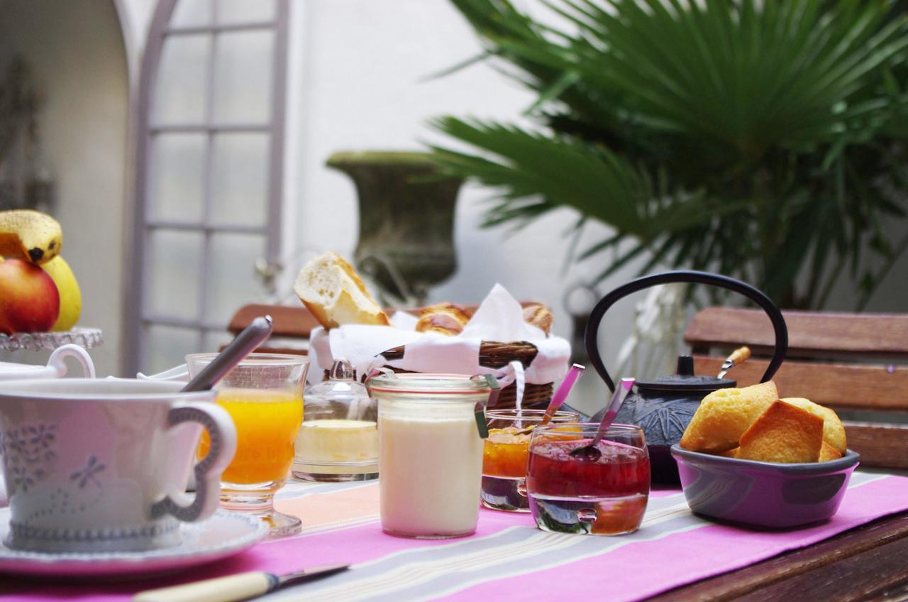 Couette-café Vue Sur Cour 2*