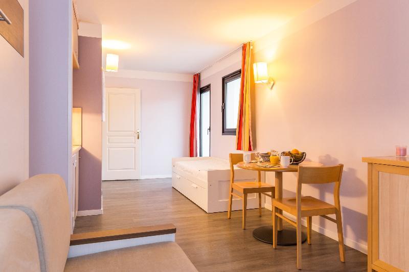Pierre & Centre Aparthotel 3*