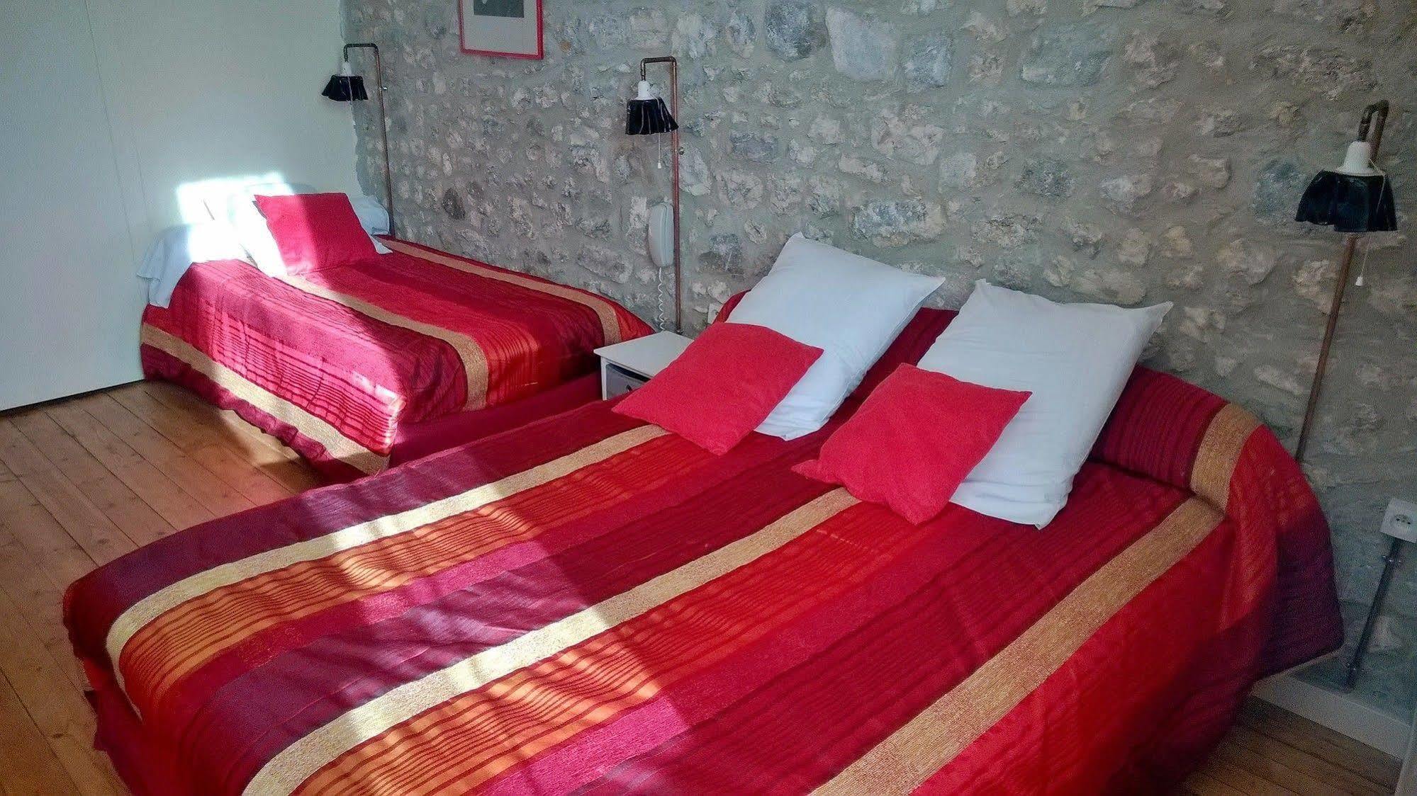 Hotel De La Paix 2*