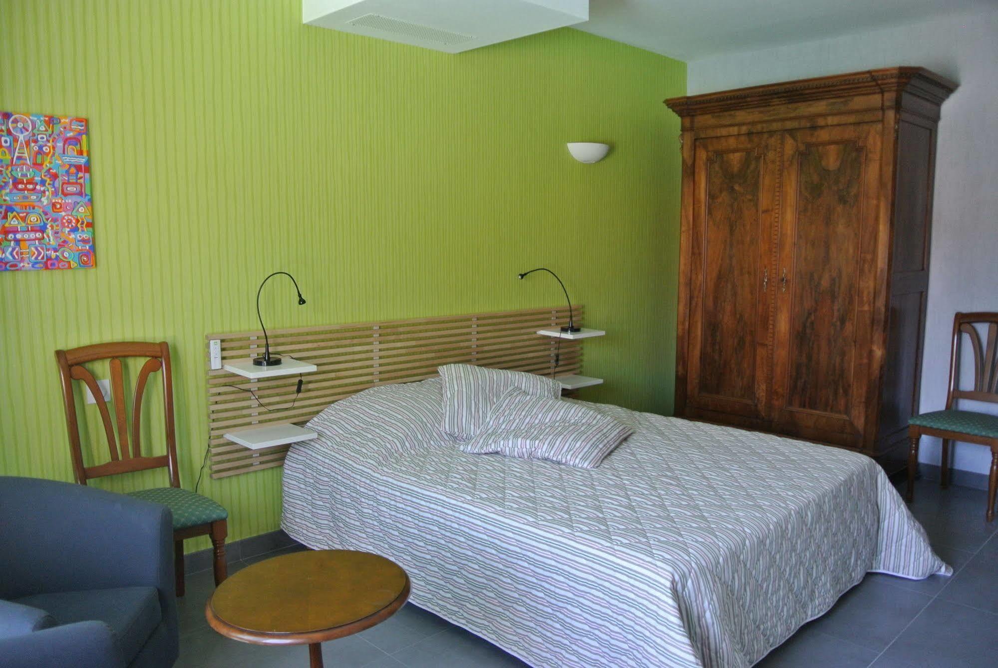 Clos Les Arpents Verts Couette-café La Rochelle (Charente-Maritime)