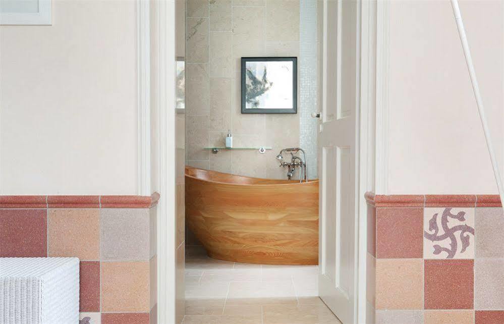D'hotes Eden Ouest Bed & Breakfast 2*